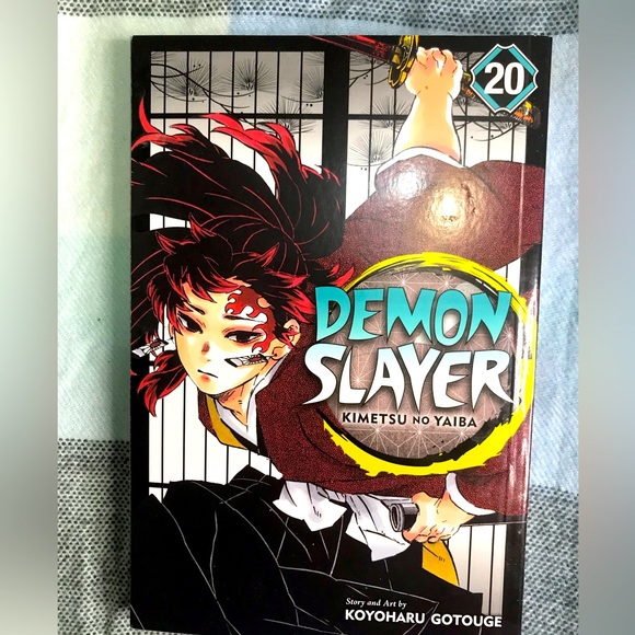 Demon Slayer: Kimetsu No Yaiba By Koyoharu Gotouge - Picture 2 of 4